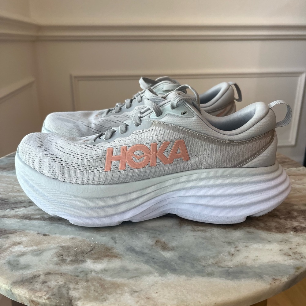 Hoka Bondi 8 women’s size 7.5 B Like New. color: Harbor most/Luna Rock